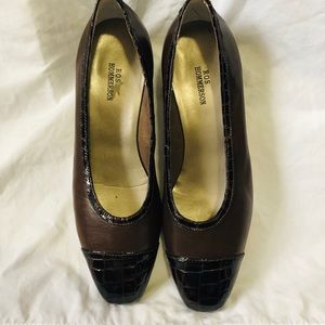 Ros Hommerson women’s brown loafers 8M
